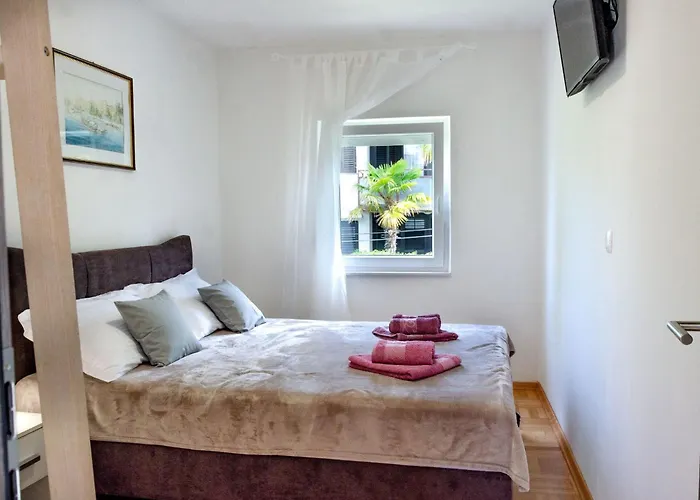 Maar By Interhome Malinska